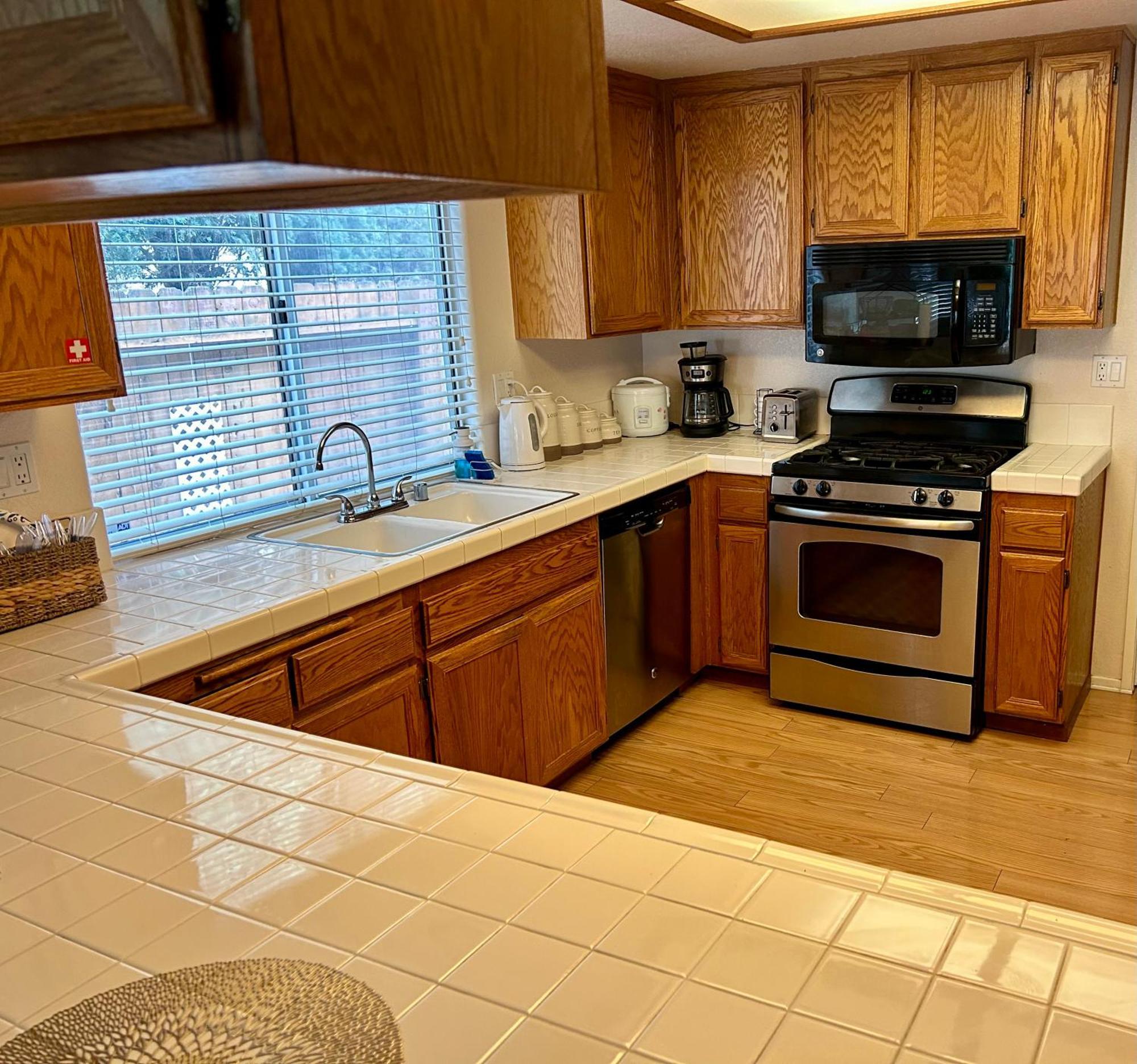 Golden Saddle Suite With Tv And Private Bathroom Hemet Exterior photo